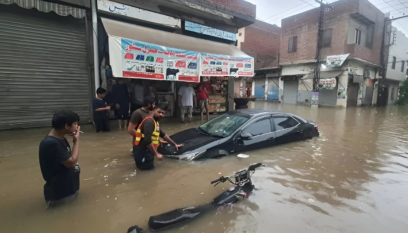 موسلا دھار بارش