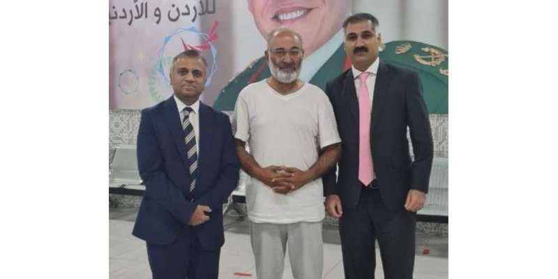 سابق سینیٹر مشتاق احمد
